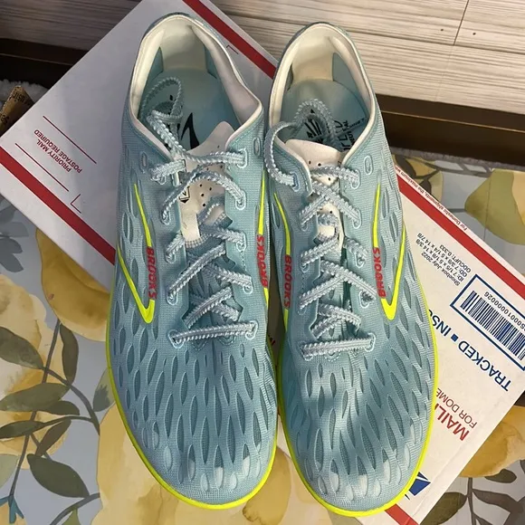 💥 BROOKS ELMN8 Spikes, Track &amp; Field, Track Shoes, Cross Country size 12