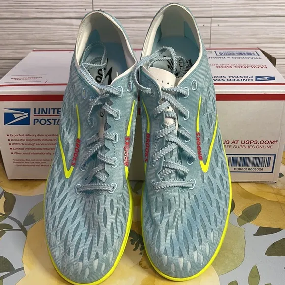 💥 BROOKS ELMN8 Spikes, Track &amp; Field, Track Shoes, Cross Country size 12