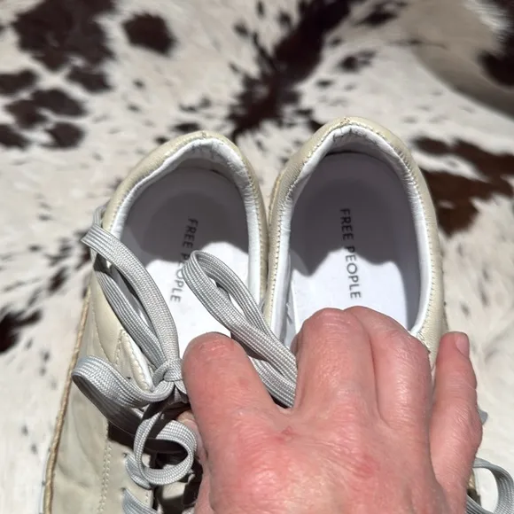 🆕 FREE PEOPLE Scotty Sneaker / Plaster