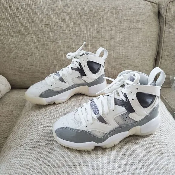 ✨ NIKE ✨ NEW - Women's Jumpman Two Trey Basketball Sneaker - [Size 5, Gray]