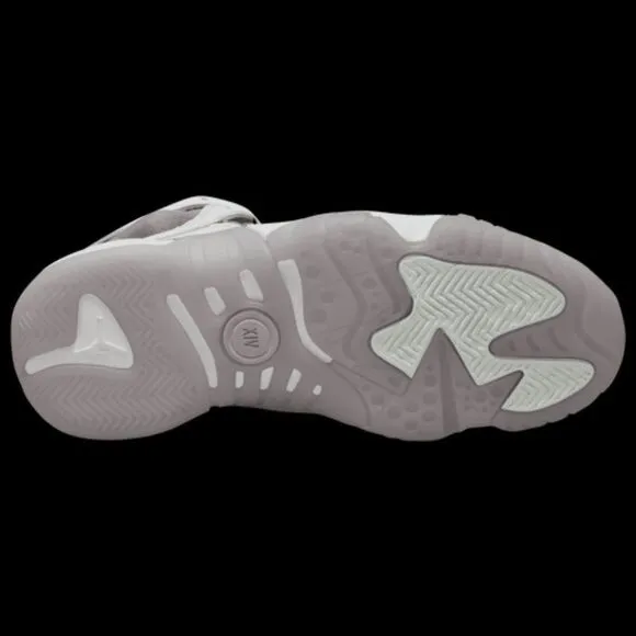 ✨ NIKE ✨ NEW - Women's Jumpman Two Trey Basketball Sneaker - [Size 5, Gray]