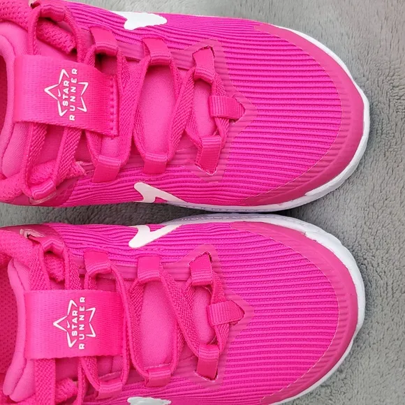 🆕️ NIKE Pink Star Runner 4 Athletic Tennis Shoes KIDS SIZE: 9C
