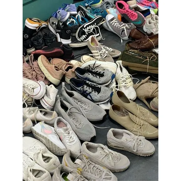 18 Pair Nike Adidas Vans Puma Brooks Gently Used Sneakers Wholesale Mixed Bundle