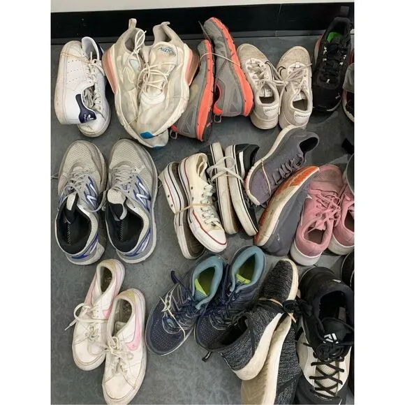 18 Pair Nike Adidas Vans Puma Brooks Gently Used Sneakers Wholesale Mixed Bundle
