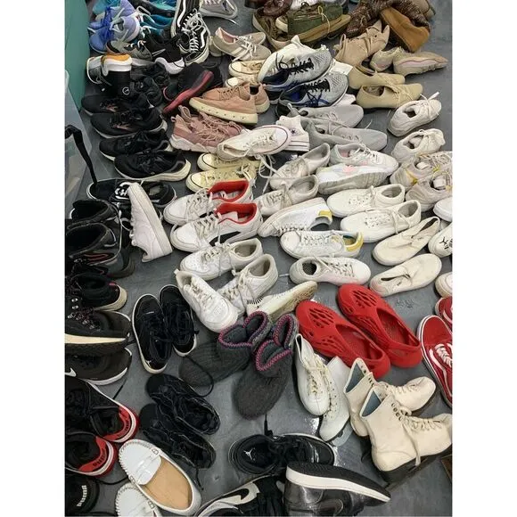 18 Pair Nike Adidas Vans Puma Brooks Gently Used Sneakers Wholesale Mixed Bundle
