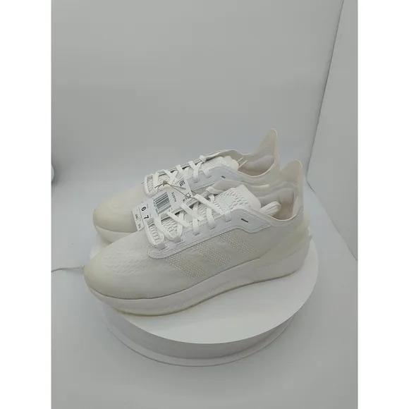 Adidas AVRYN HP5972 Cloud White /‎ Zero Metallic / Crystal White - Men’s Size 6