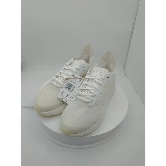 Adidas AVRYN HP5972 Cloud White /‎ Zero Metallic / Crystal White - Men’s Size 6
