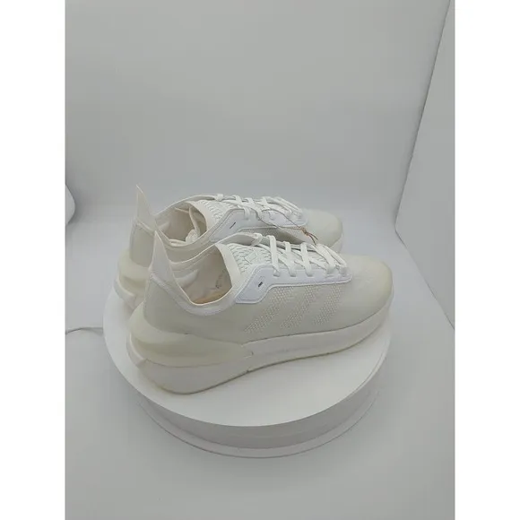 Adidas AVRYN HP5972 Cloud White /‎ Zero Metallic / Crystal White - Men’s Size 6