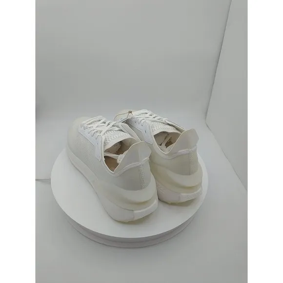 Adidas AVRYN HP5972 Cloud White /‎ Zero Metallic / Crystal White - Men’s Size 6