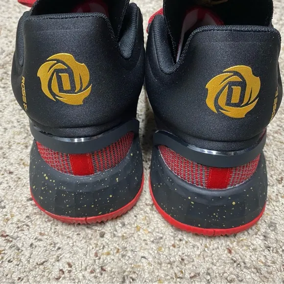 Adidas basketball shoes men’s 10 Derrick Rose 11 Red black sneakers nwt