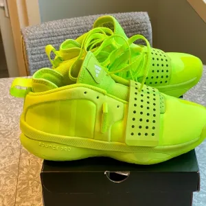ADIDAS Boys 5.5 DAME 8 EXTPLY J Neon Lime Green Basketball Shoes Damian Lillard