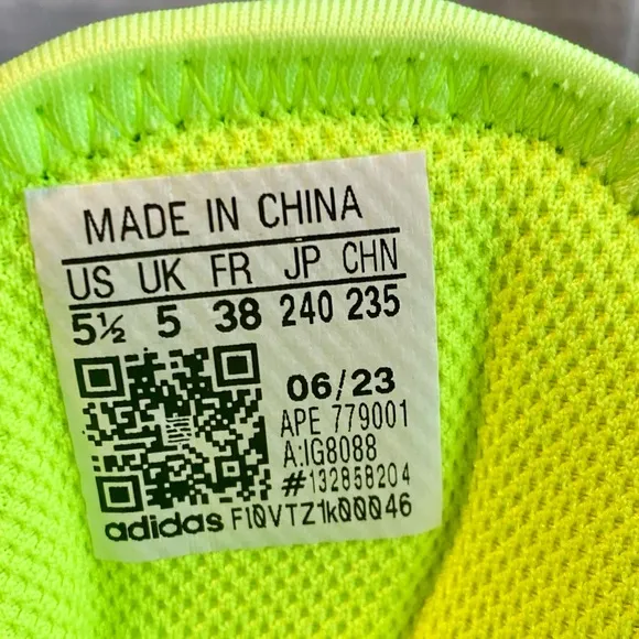 ADIDAS Boys 5.5 DAME 8 EXTPLY J Neon Lime Green Basketball Shoes Damian Lillard