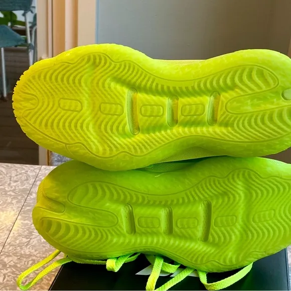 ADIDAS Boys 5.5 DAME 8 EXTPLY J Neon Lime Green Basketball Shoes Damian Lillard