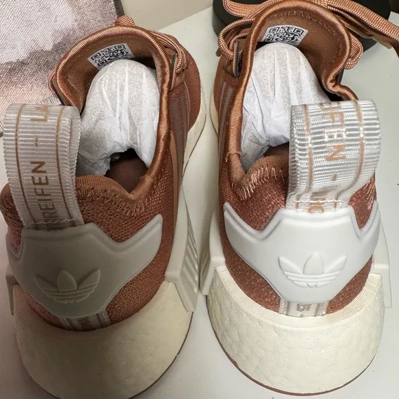 Adidas CLAY STRATA OFF WHITE NIB