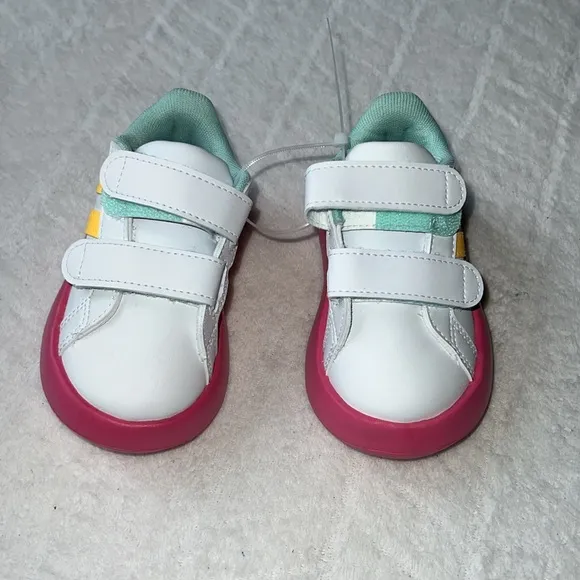 Adidas Disney x Grand Court |”Minnie Mouse “Sneaker