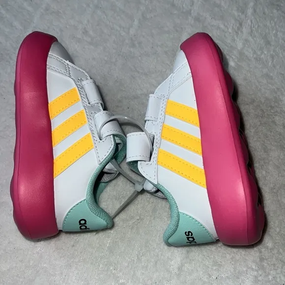 Adidas Disney x Grand Court |”Minnie Mouse “Sneaker