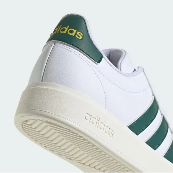 Adidas Grand Court 2.0 NWT white &amp; green men’s 12 shoes