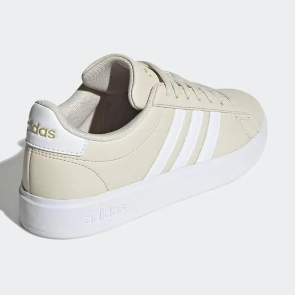 Adidas Grand Court 2.0 NWT women’s beige tan shoes size 7.5