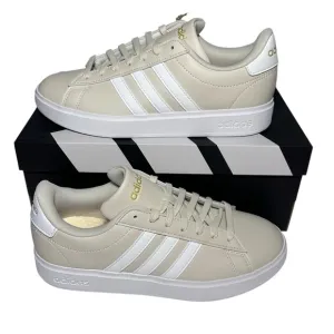 Adidas Grand Court 2.0 NWT women’s beige tan shoes size 7.5