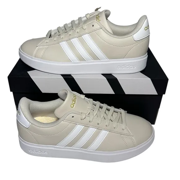 Adidas Grand Court 2.0 NWT women’s beige tan shoes size 7.5