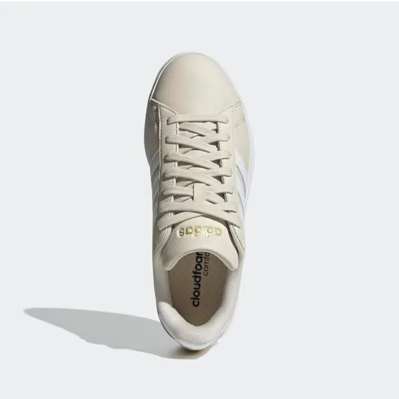 Adidas Grand Court 2.0 NWT women’s beige tan shoes size 7.5