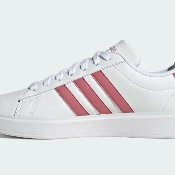 Adidas Grand Court 2.0 NWT women’s white &amp; pink shoes size 9.5