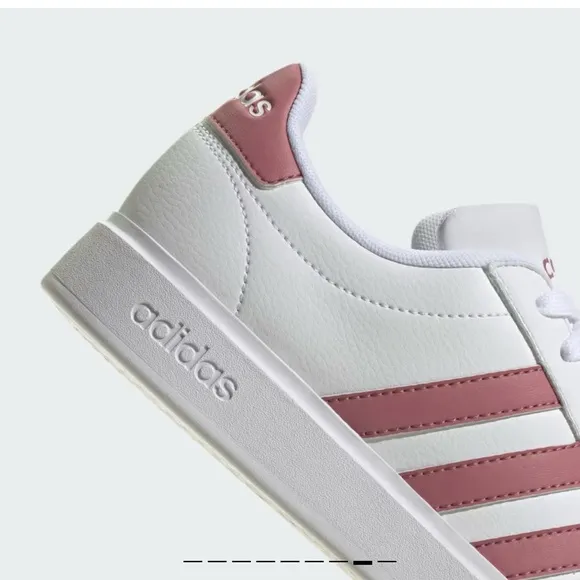 Adidas Grand Court 2.0 NWT women’s white &amp; pink shoes size 9.5