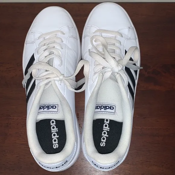 ADIDAS GRAND COURT SIZE 8 ATHLETIC SHOES