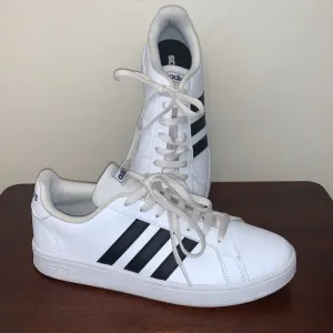 ADIDAS GRAND COURT SIZE 8 ATHLETIC SHOES
