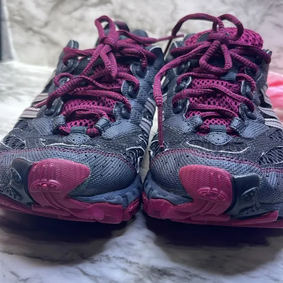Adidas Kanadia Trail Running Shoes Gray Red Lace Up Low Top  Womens  Sz 8