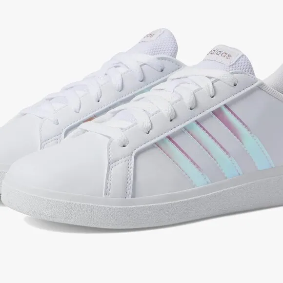 Adidas Kids Grand Court 2.0 Sneaker (Big Kid). Size 2.5- EUC