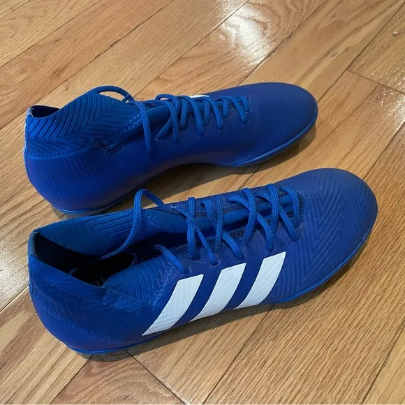 Adidas Nemesis turf soccer shoes like new size 7 men’s/boys