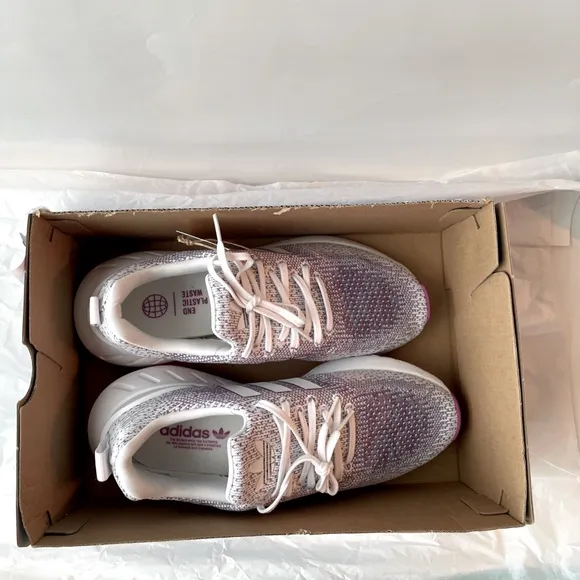 Adidas Originals Swift Run 22 Shoes