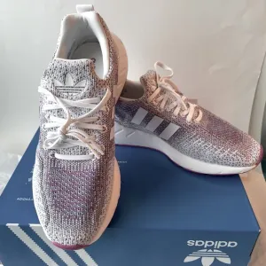Adidas Originals Swift Run 22 Shoes