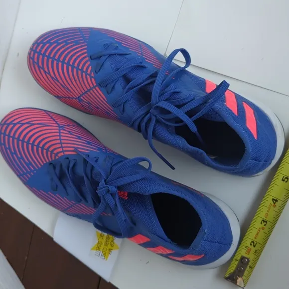 Adidas Predator men's 9.5 sneakers blue white laces