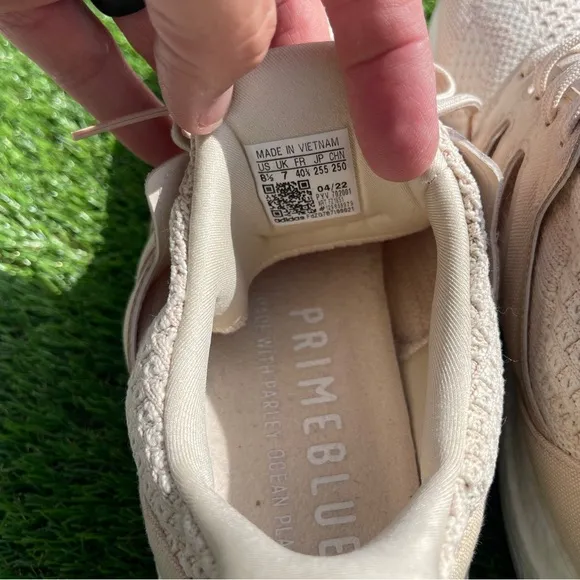 adidas Ultra Boost 5.0 DNA Halo Ivory Women's Size 8.5