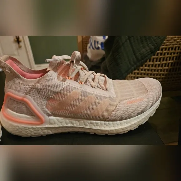 ADIDAS UltraBoost Summer.RDY 'Echo Pink'. Size 8