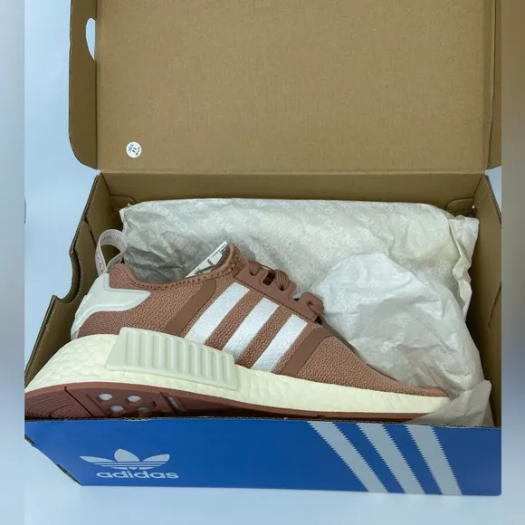 Adidas Womans NMD R1 Originals Color Pearl Pink Clay NWT IG8336