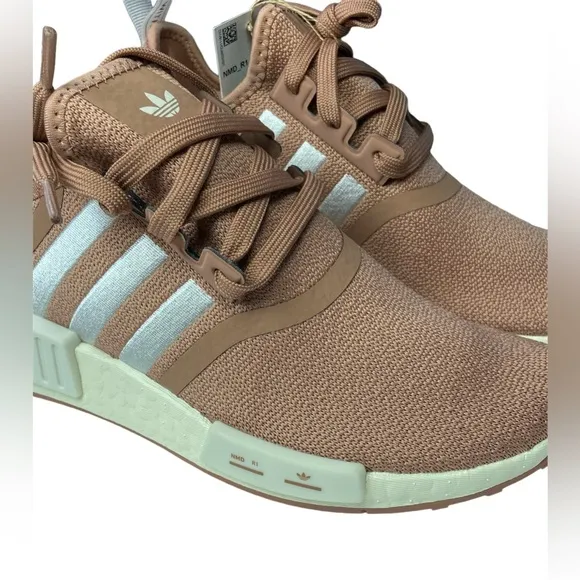 Adidas Womans NMD R1 Originals Color Pearl Pink Clay NWT IG8336
