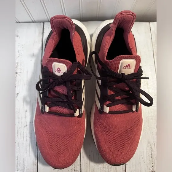 adidas Women’s UltraBoost 22 Wonder Red Bliss Orange Running Shoes GX6670 Size 9