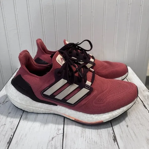 adidas Women’s UltraBoost 22 Wonder Red Bliss Orange Running Shoes GX6670 Size 9