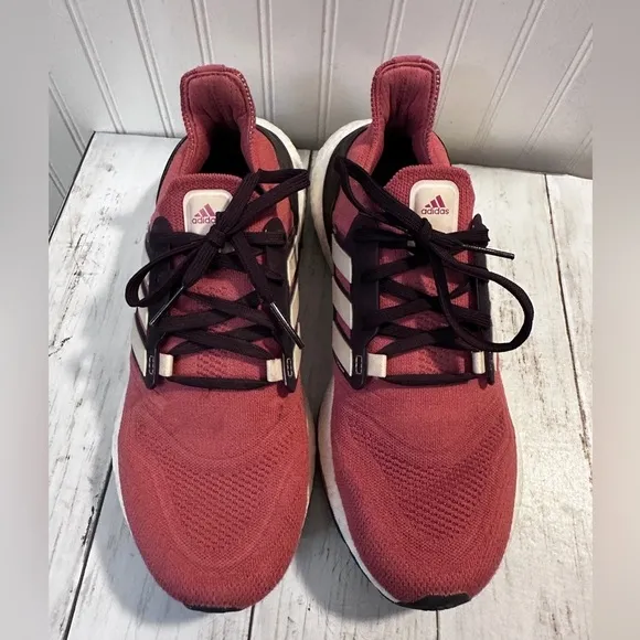 adidas Women’s UltraBoost 22 Wonder Red Bliss Orange Running Shoes GX6670 Size 9