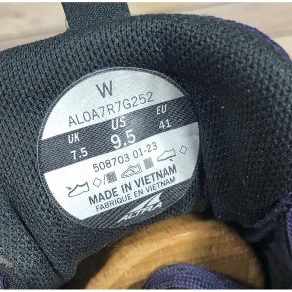 Altra Lone Peak 7 Shoes Womens Size 9.5 Athletic Trail Running Jogging Purple