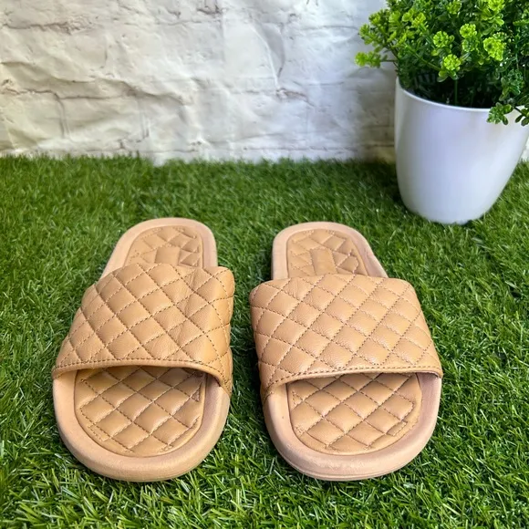 APL Lusso Quilted Slide clay Sandals womens 5 Rose Dust