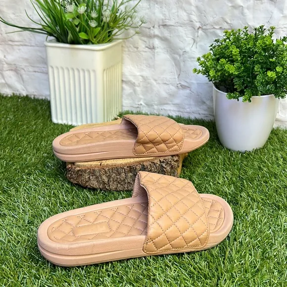 APL Lusso Quilted Slide clay Sandals womens 5 Rose Dust