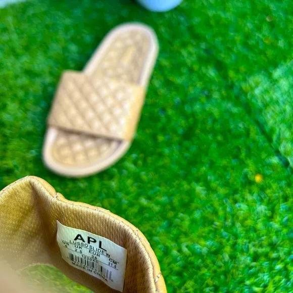 APL Lusso Quilted Slide clay Sandals womens 5 Rose Dust
