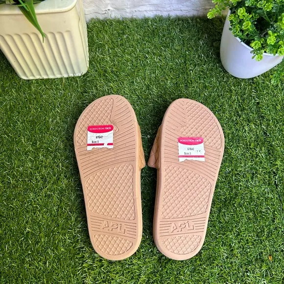 APL Lusso Quilted Slide clay Sandals womens 5 Rose Dust