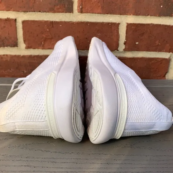 APL TechLoom Breeze Knit Running Shoes
