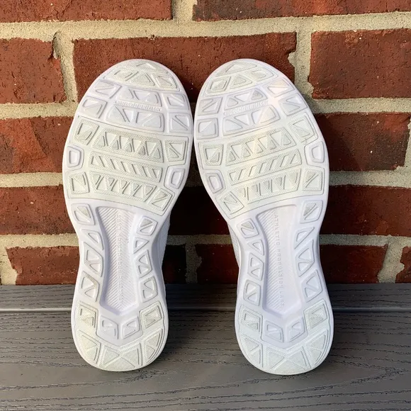 APL TechLoom Breeze Knit Running Shoes