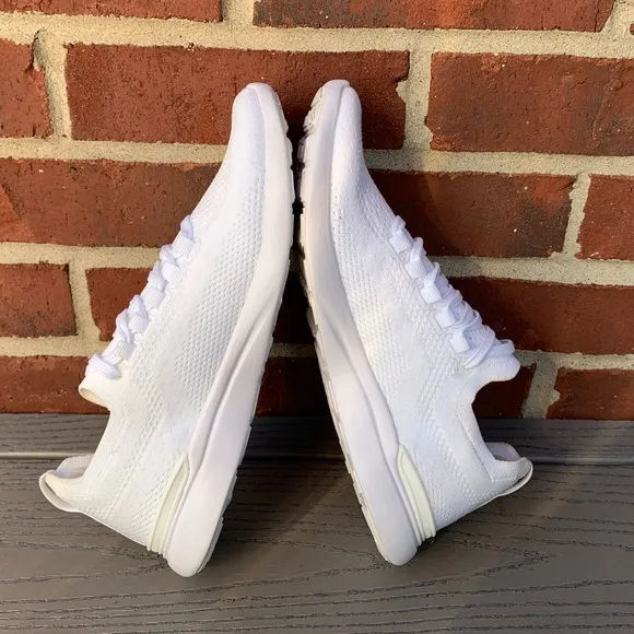 APL TechLoom Breeze Knit Running Shoes